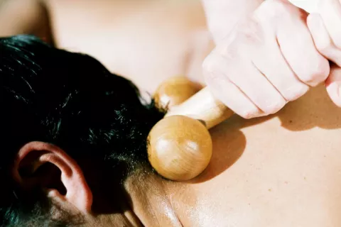 Maderoterapia Masaje con maderoterapia