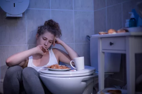 Bulimia nerviosa Adolescente con signos de bulimia